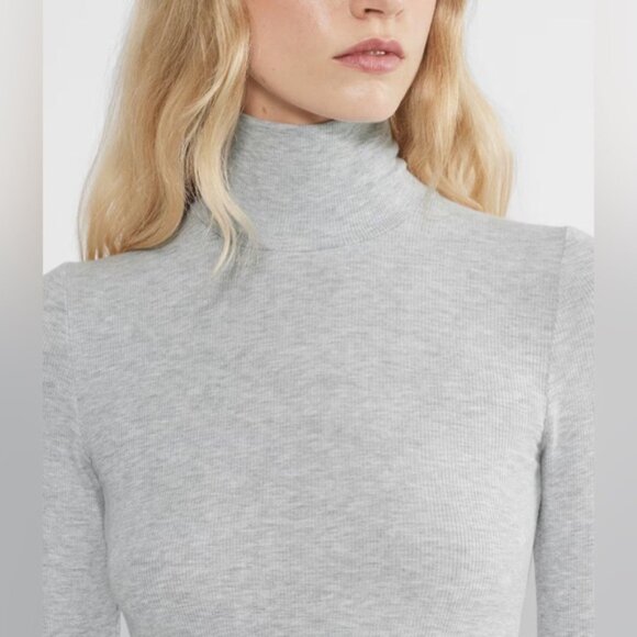 Aritzia Wilfred Only TurtleneckBody-hugging ribbed turtleneck Maroon - Picture 8 of 8